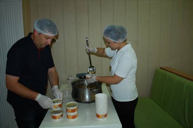 Gelibolu Belediyesi 93 Aileye Sıcak Yemek Verdi
