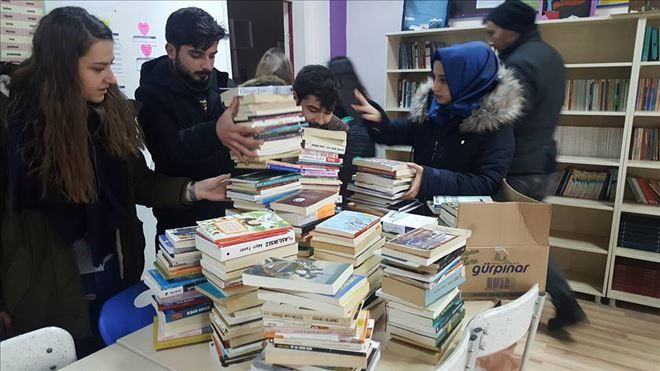 Topladıkları Kitaplarla Kütüphane Kurdular