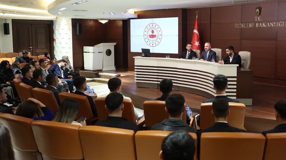 TURAN GENÇLER İLE BULUŞTU