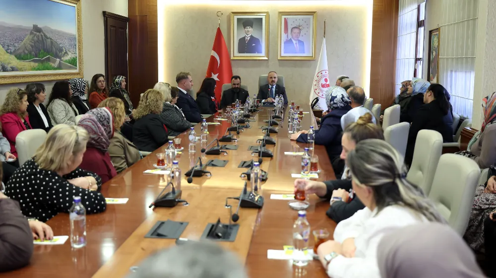 ŞEHİT AİLELERİNDEN TURAN