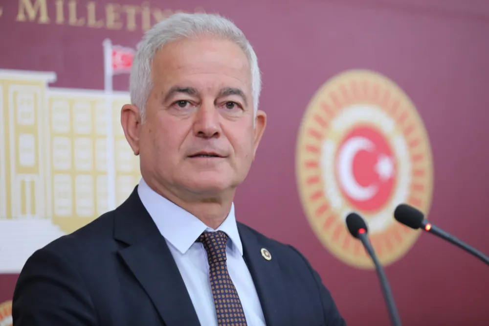 SANATI YASAKLAMAK, HALKI SUSTURMAKTIR