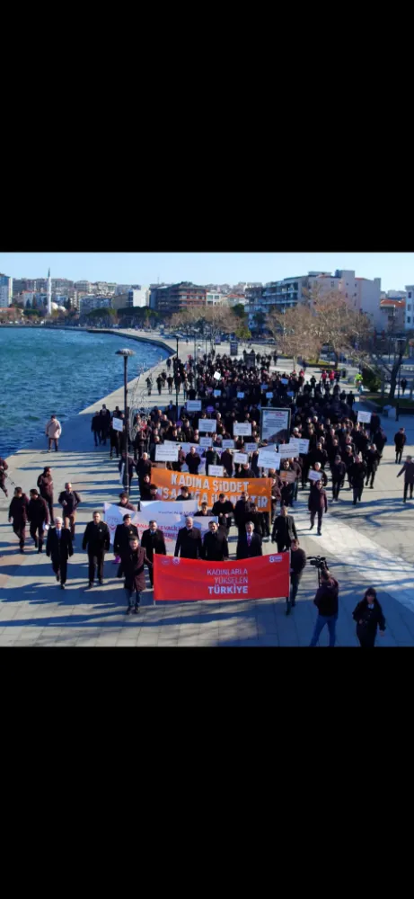 KADINLAR İÇİN  ERKEKLER YÜRÜDÜ...