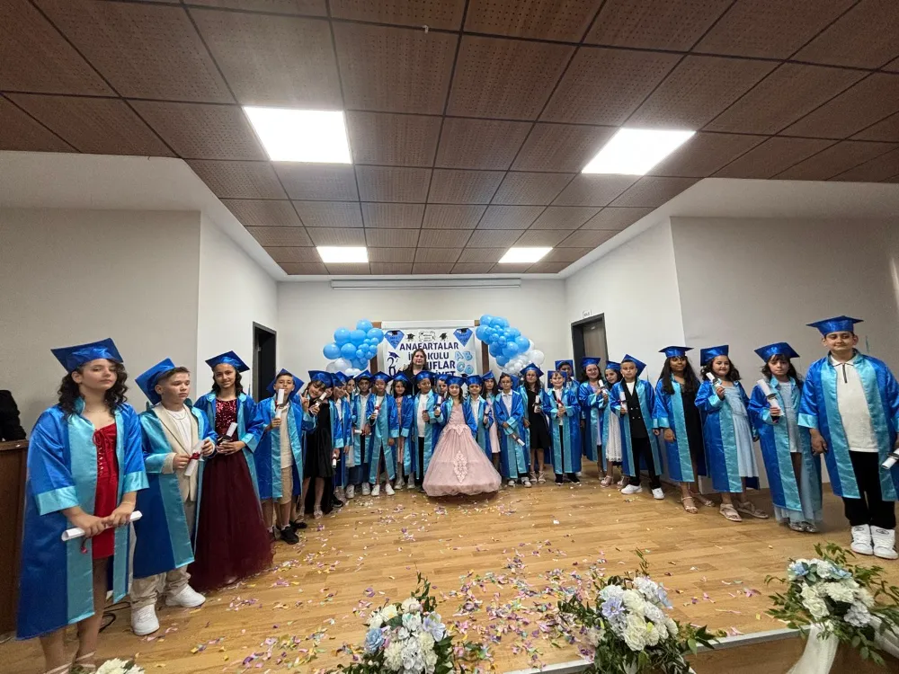 ANAFARTALARDA MEZUNİYET COŞKUSU 